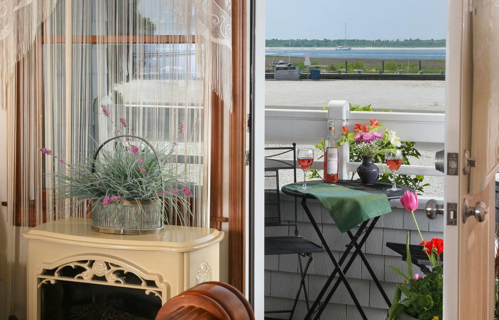 Sand Castle Bed And Breakfast Barnegat Light Exterior photo